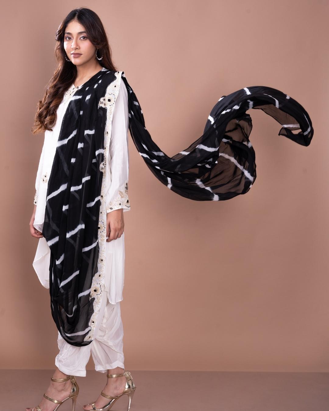V CTR 0123 CREAM KURTI DHOTI BLACK AND WHITE DUPPTA