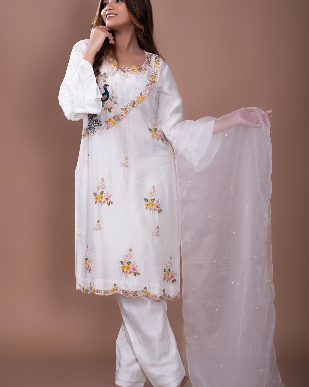 V CTR 0137 WHITE DOLA SILK PEACOCK EMBRIODERY