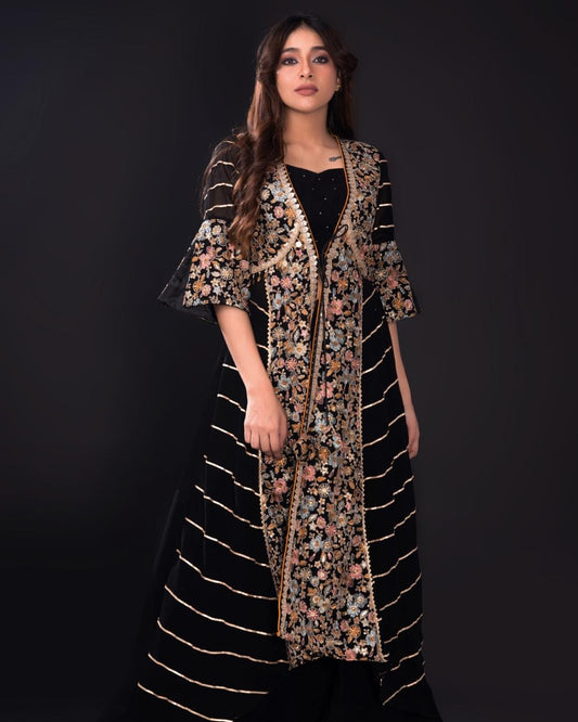 V CTR 01454 BLACK LONG JACKET